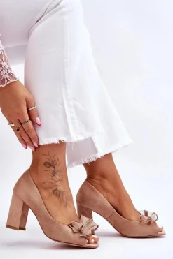 Klasyczne Zamszowe Czółenka Z Kokardą Beżowe Corey