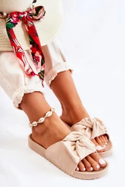 Klasyczne Zamszowe Klapki Z Kokardą Beżowe Hayle