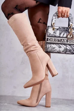 Klasyczne Zamszowe Kozaki Na Obcasie Ciemnobeżowe Tressa