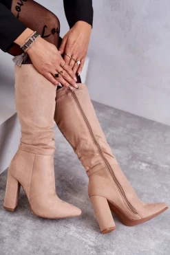 Klasyczne Zamszowe Kozaki Na Obcasie Ciemnobeżowe Tressa