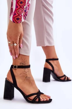 Klasyczne Zamszowe Sandały Na Słupku Czarne Bernett