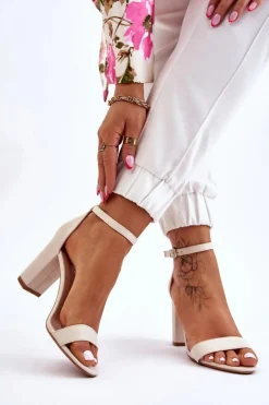 Klasyczne Zamszowe Sandały Na Słupku Jasnobeżowe Amina