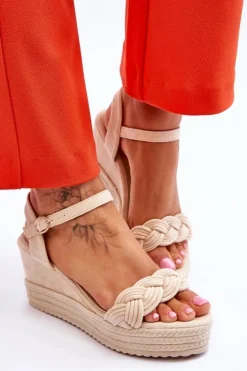 Klasyczne Zamszowe Sandały Na Koturnie Beżowe Denisse