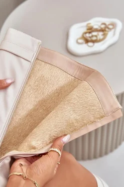 Kozaki Damskie Eko Skórzane Z Wywiniętą Cholewką Na Słupku Jasnobeżowe Avamora