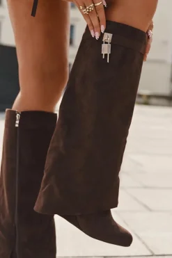 Kozaki Damskie Na Koturnie Z Paskiem I Srebrnym Detalem Czekoladowe Korivelle