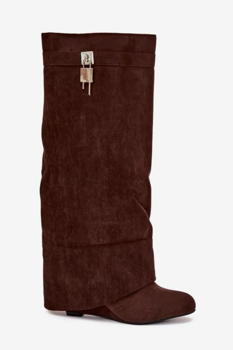 Kozaki Damskie Na Koturnie Z Paskiem I Srebrnym Detalem Czekoladowe Korivelle