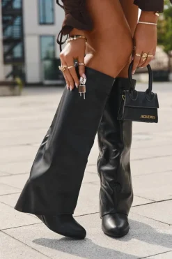 Kozaki Damskie Na Koturnie Z Paskiem I Srebrnym Detalem Eko Skórzane Czarne Korivelle