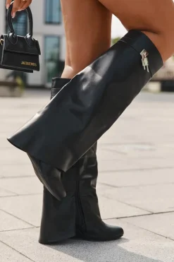 Kozaki Damskie Na Koturnie Z Paskiem I Srebrnym Detalem Eko Skórzane Czarne Korivelle