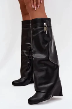 Kozaki Damskie Na Koturnie Z Paskiem I Srebrnym Detalem Eko Skórzane Czarne Korivelle
