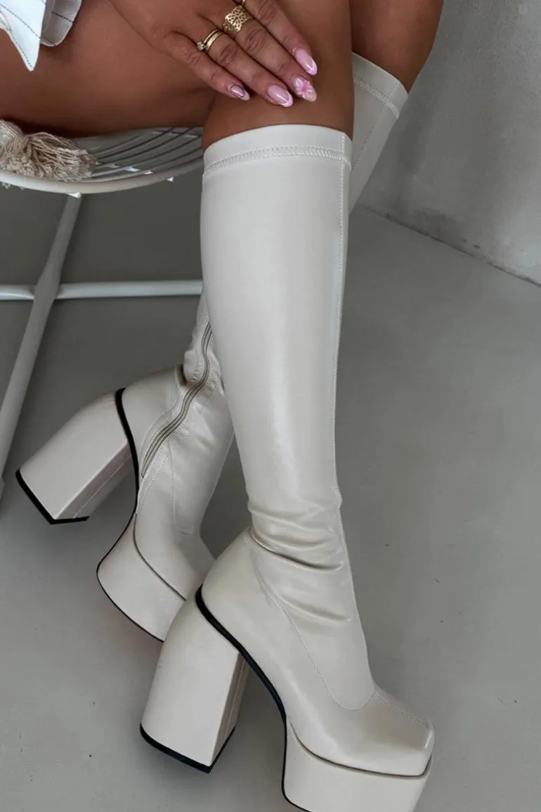 Kozaki Damskie Na Słupku I Platformie Jasnobeżowe Yavira