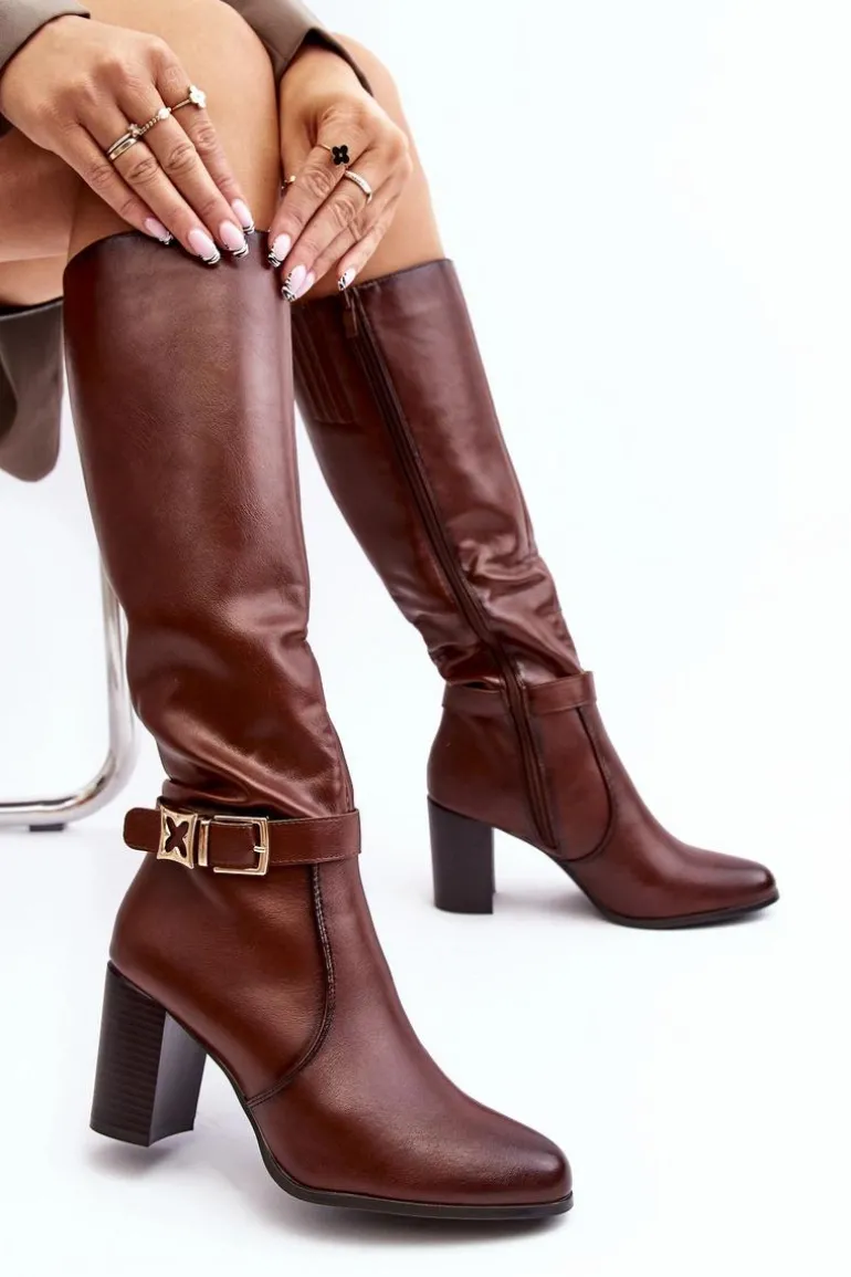 Kozaki Damskie Na Słupku Z Klamrą Ocieplane Brązowe Sendilia