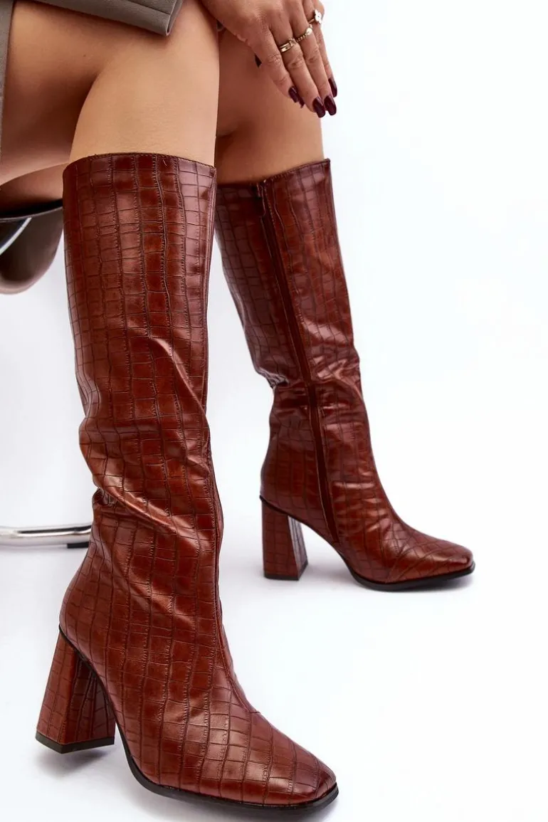 Kozaki Damskie Na Słupku Z Ozdobnym Tłoczeniem Brązowe Vabaria