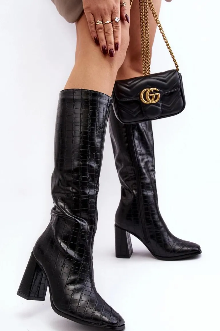 Kozaki Damskie Na Słupku Z Ozdobnym Tłoczeniem Czarne Vabaria