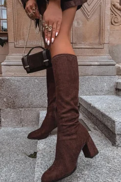 Kozaki Damskie Na Słupku Z Eko Zamszu Czekoladowe Yelisse