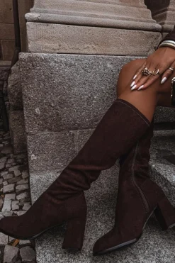 Kozaki Damskie Na Słupku Z Eko Zamszu Czekoladowe Yelisse