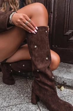 Kozaki Damskie Ocieplane Na Słupku Z Ozdobnymi Detalami Czekoladowe Lucinda