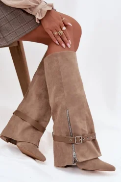 Kozaki Damskie Wsuwane Na Słupku Z Ozdobnym Paskiem Beżowe Jolivine