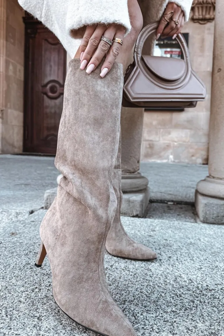 Kozaki Damskie Wsuwane Ocieplane Na Szpilce Beżowe Olivienne