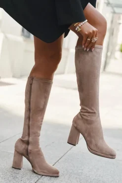 Kozaki Damskie Z Przeszyciami Na Słupkowym Obcasie Beżowe Brivana