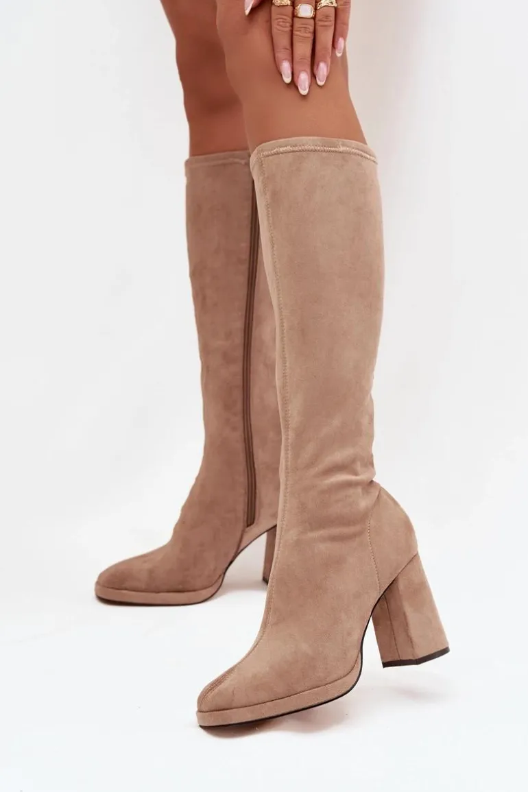 Kozaki Damskie Z Przeszyciami Na Słupkowym Obcasie Beżowe Brivana