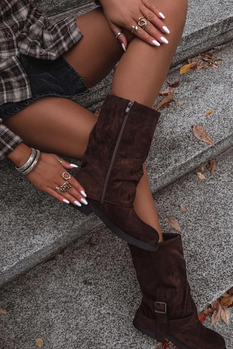 Kozaki Damskie Z Wywiniętą Cholewką Do Połowy Łydki Z Klamrą Czekoladowe Minelle