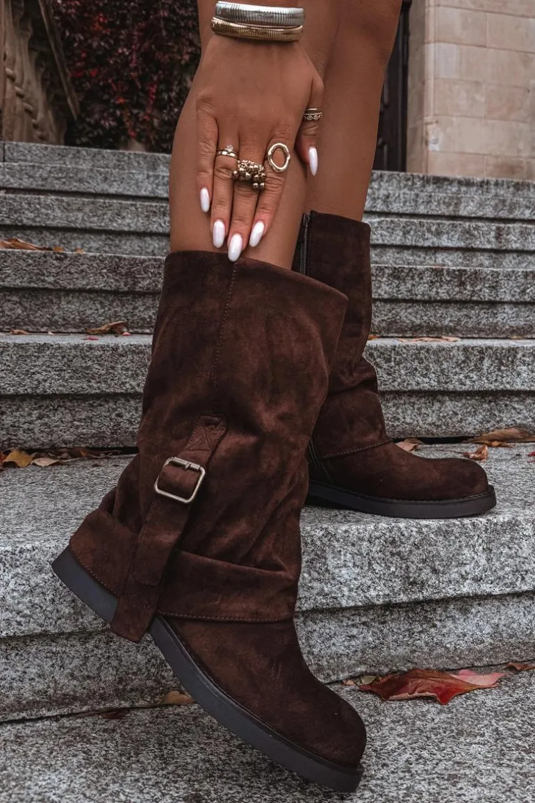 Kozaki Damskie Z Wywiniętą Cholewką Do Połowy Łydki Z Klamrą Czekoladowe Minelle