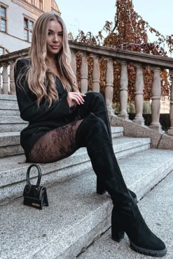 Kozaki Damskie Za Kolano Na Słupku Eko Zamszowe Czarne Tahlina