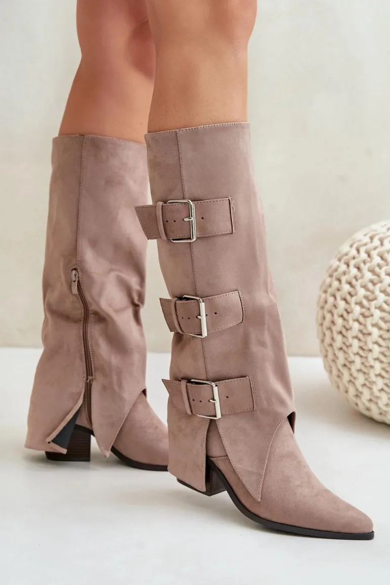 Kozaki Na Słupku Z Wywiniętą Cholewką I Klamrami Beżowe Vamissa