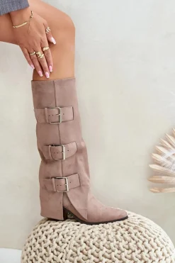 Kozaki Na Słupku Z Wywiniętą Cholewką I Klamrami Beżowe Vamissa