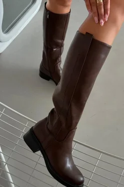 Kozaki Oficerki Damskie Na Niskim Obcasie Ocieplane Brązowe Averna