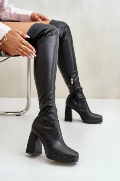 Kozaki Z Cholewką Za Kolano Na Słupku Czarne Liatheia