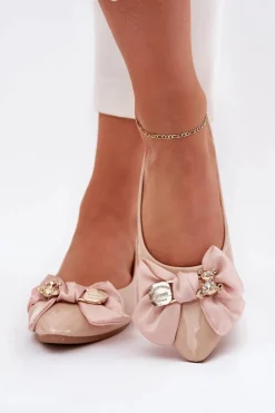 Lakierowane Baleriny Z Kokardą I Złotą Broszką Beżowe Rivona