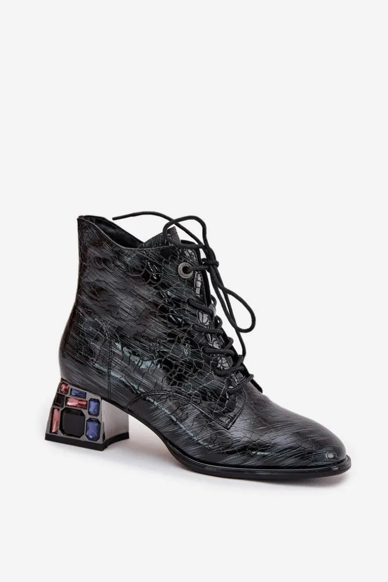 Lakierowane Botki Damskie Z Naturalnej Skóry Na Obcasie Z Kryształkami Artiker 57C0132 Szare