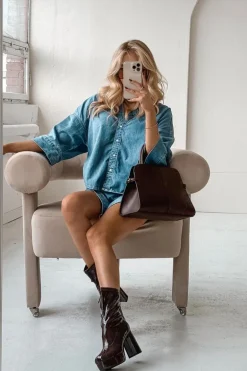 Lakierowane Botki Damskie Na Platformie I Słupkowym Obcasie Czekoladowe Calvessa