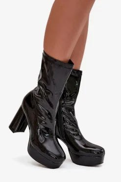 Lakierowane Botki Damskie Na Platformie I Słupkowym Obcasie Czarne Calvessa
