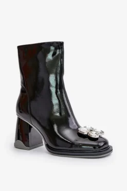 Lakierowane Botki Damskie Na Słupku Z Ozdobą D&A MR880-019 Czarne