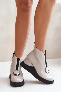 Lakierowane Botki Na Koturnie Ocieplane D&A MR880-136 Jasnoszare