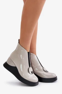 Lakierowane Botki Na Koturnie Ocieplane D&A MR880-136 Jasnoszare