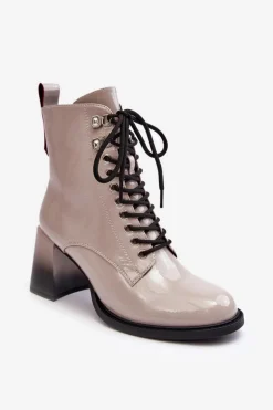 Lakierowane Botki Na Słupku Sznurowane D&A MR870-06 Jasnoszare