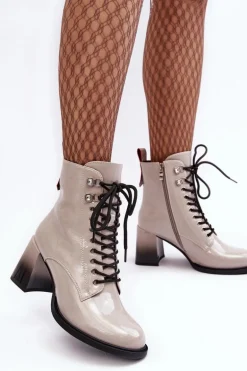 Lakierowane Botki Na Słupku Sznurowane D&A MR870-06 Jasnoszare