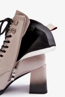 Lakierowane Botki Na Słupku Sznurowane D&A MR870-06 Jasnoszare