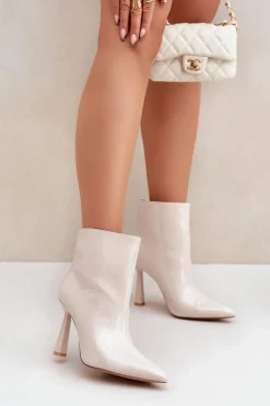 Lakierowane Botki Na Szpice Wsuwane Jasnobeżowe Seliri