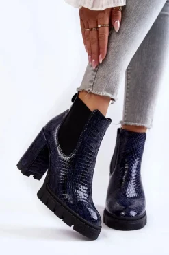 Lakierowane Botki Wężowy Wzór Na Słupku Granatowe Eldey