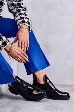 Lakierowane Botki Z Wycięciami Na Płaskim Obcasie Czarne Eunice