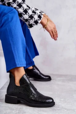 Lakierowane Botki Z Wycięciami Na Płaskim Obcasie Czarne Eunice