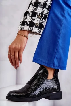 Lakierowane Botki Z Wycięciami Na Płaskim Obcasie Czarne Eunice