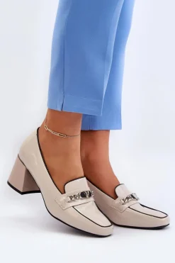 Lakierowane Czółenka Na Niskim Obcasie Z Ozdobą Beżowe Makki