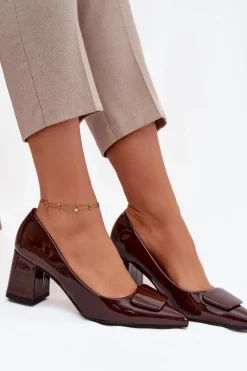 Lakierowane Czółenka Na Słupku Z Ozdobą Czekoladowe Isoline