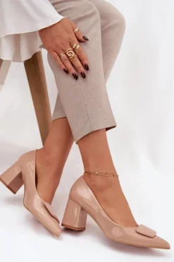 Lakierowane Czółenka Na Słupku Z Ozdobą Nude Isoline