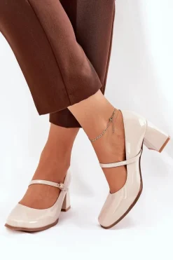 Lakierowane Czółenka Na Słupku Z Paskiem I Sprzączką Beżowe Tammirea